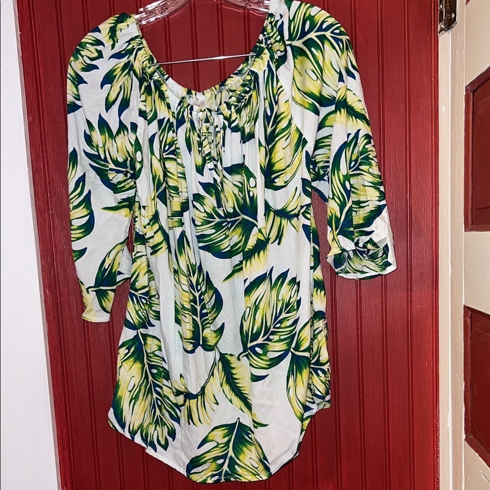 Leaf Patterned Women's Blouse OS